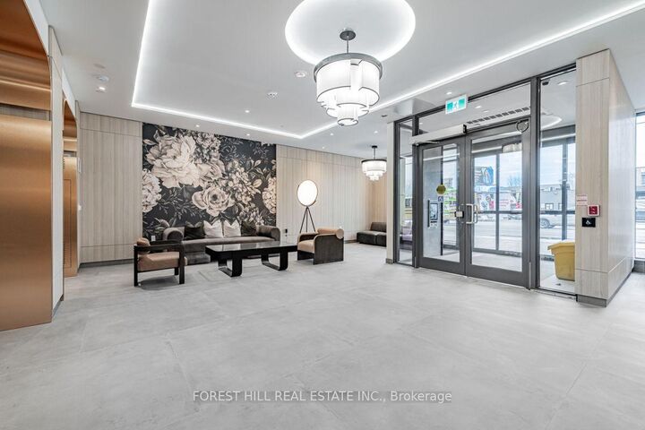 Property Photo: 556 Marlee Avenue 911 ON M6B 3J4