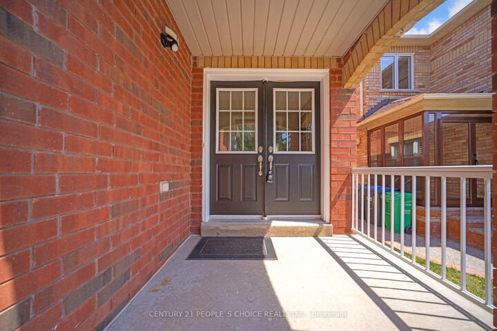 Property Photo:  7216 Gagliano Drive  ON L5W 1X4 