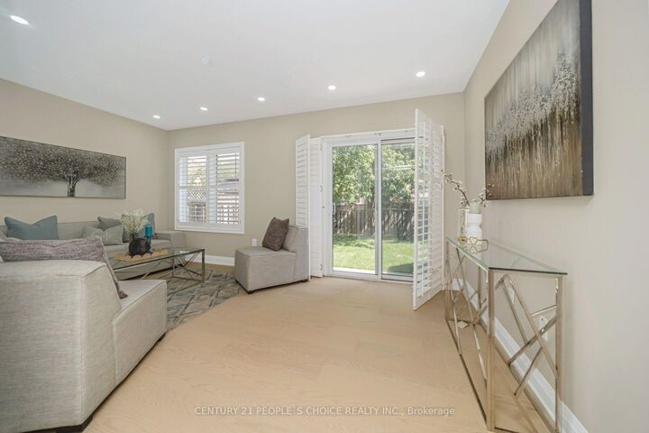 Property Photo: 7216 Gagliano Drive ON L5W 1X4
