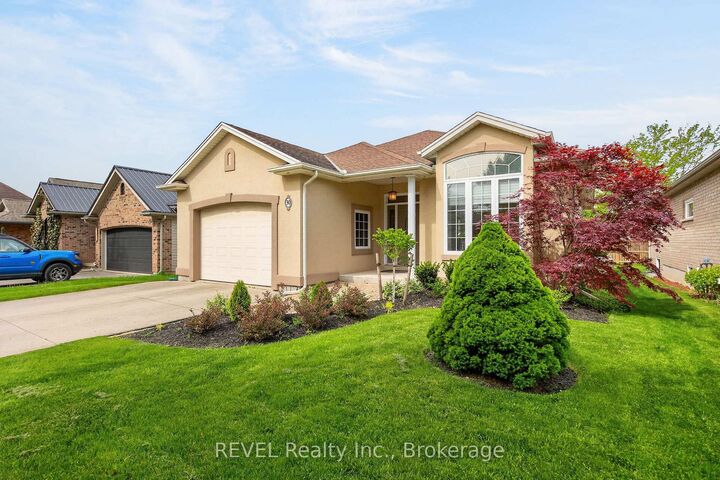 Property Photo: 30 Bianca Drive ON L0S 1T0