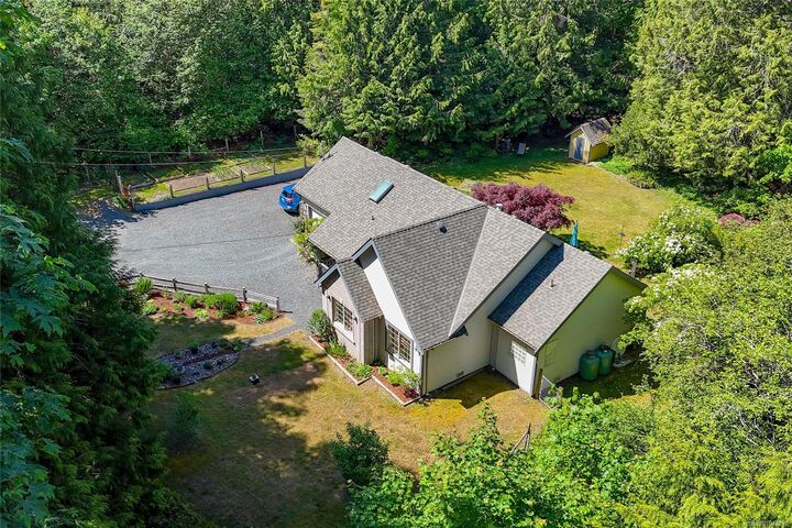 Property Photo: 278 Grovehill Rd BC V9K 2L9