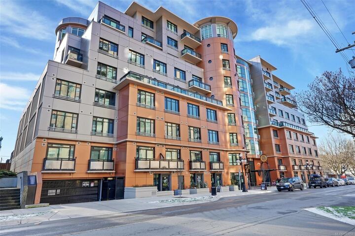 1029 View St #610 — photo 1