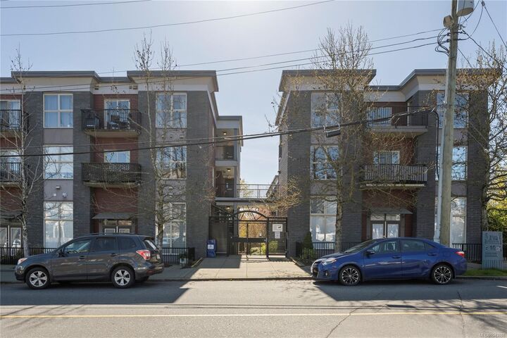 Property Photo: 555 Franklyn St #310 BC V9R 5X3
