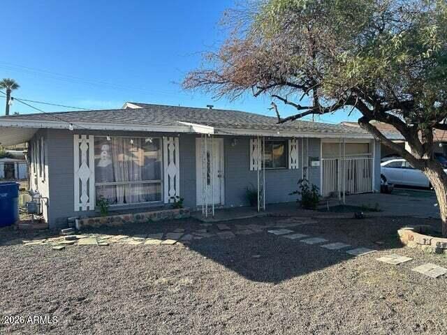 Property Photo: 453 W 3rd Place AZ 85201