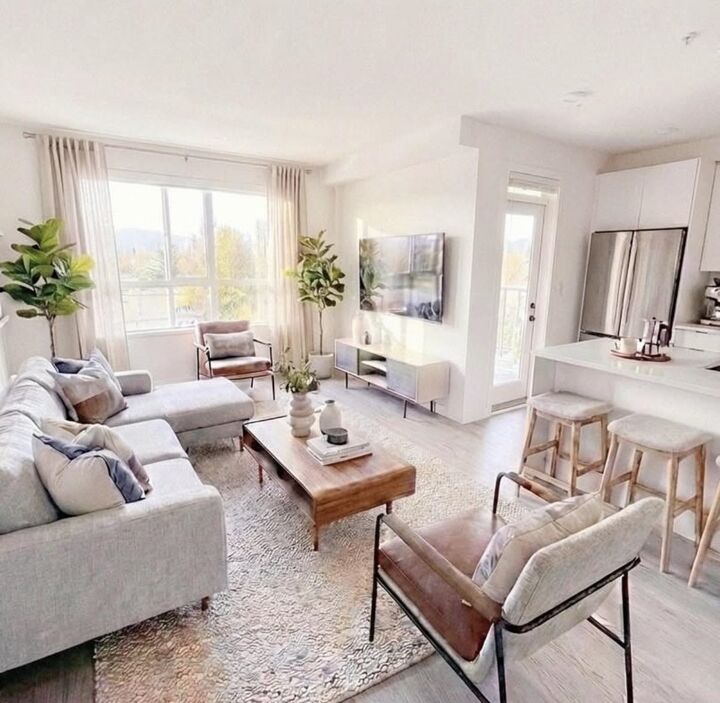 Property Photo: 13258 105 Avenue 607 BC V3T 1Z2
