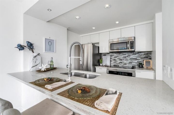 Property Photo:  1200 Alberni Street 902  BC V6E 1A6 