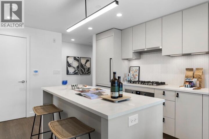 Property Photo: 1680 E 12th Avenue 311 BC V5N 0K9