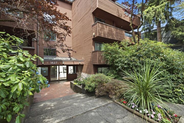 Property Photo: 1827 W 3rd Avenue Ph7 BC V6J 1K9