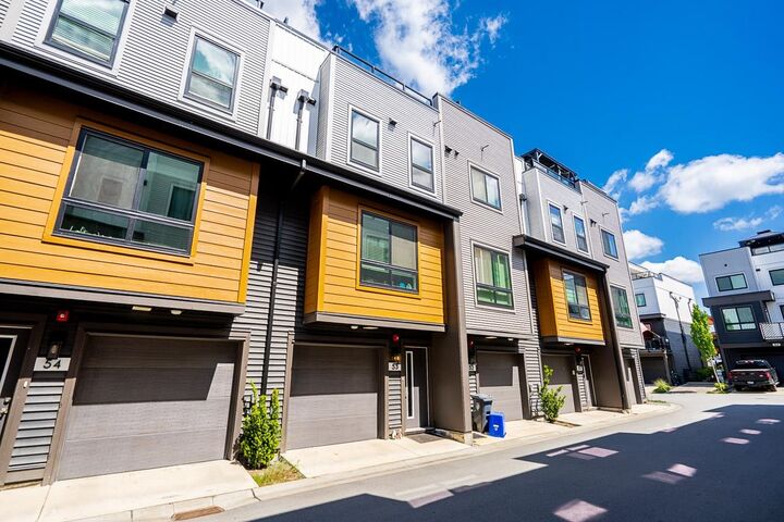 20057 82 Avenue 53 — photo 1