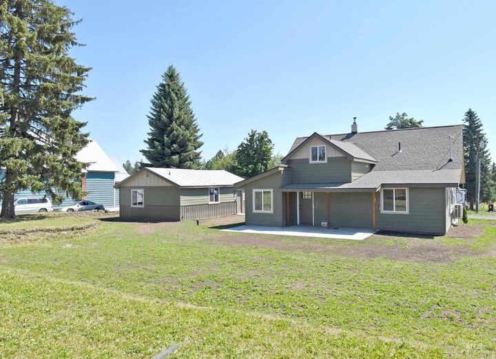Property Photo:  413 Ellis Avenue  ID 83555 