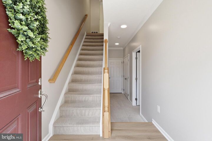 Property Photo: 42886 Pamplin Terrace VA 20152
