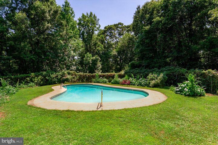 Property Photo:  1305 Accokeek Road  MD 20607 