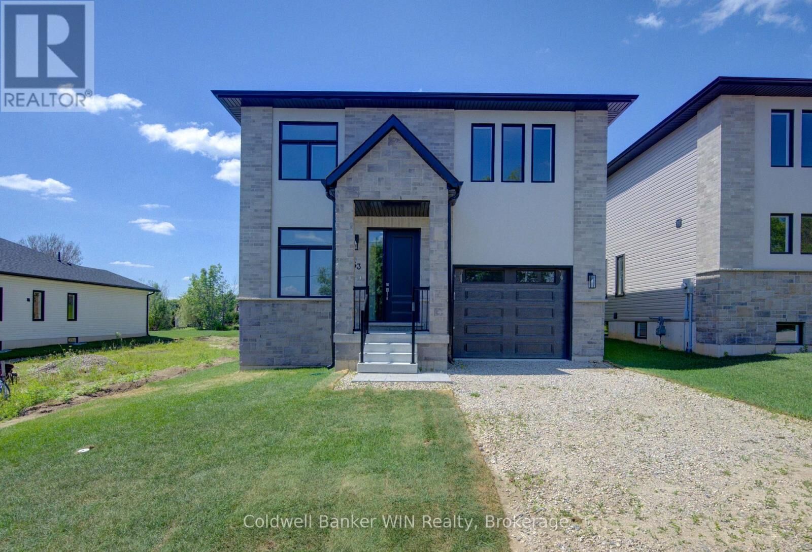 Property Photo: 643 Martin Street ON N0G 2L3