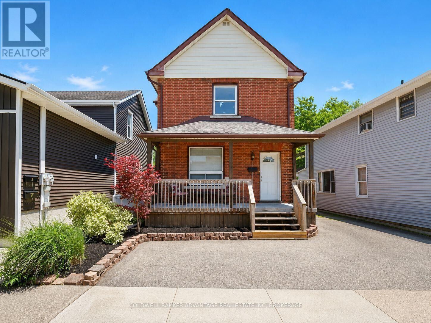 Property Photo:  64 Pine Street North  ON L2V 2N9 
