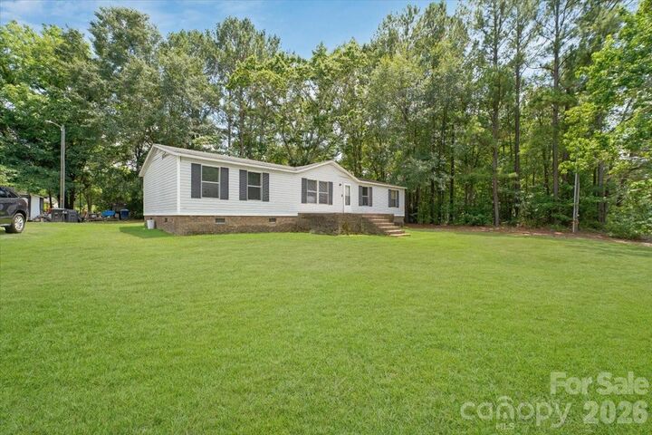 Property Photo: 109 Maynard Avenue NC 28170