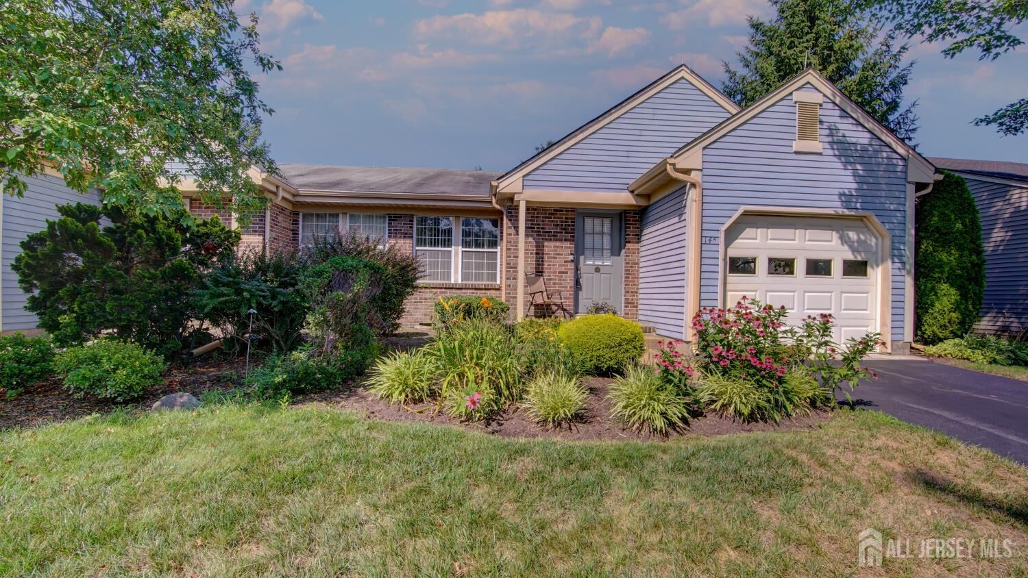 Property Photo:  14 John Adams Court A  NJ 08831 