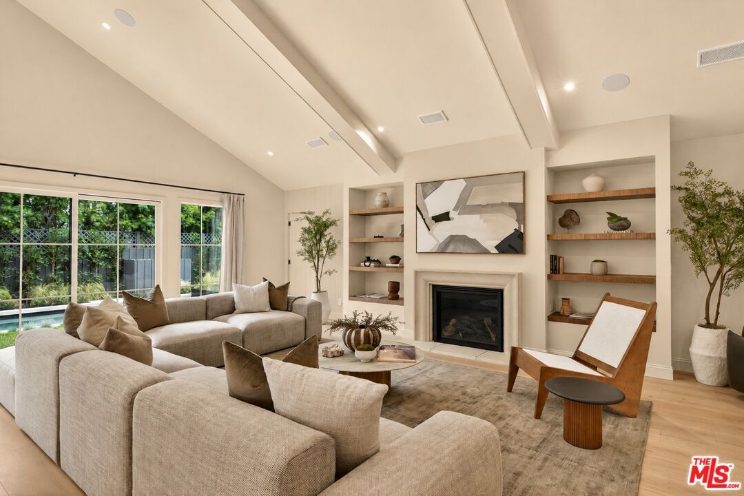 Property Photo:  12610 Sarah St  CA 91604 