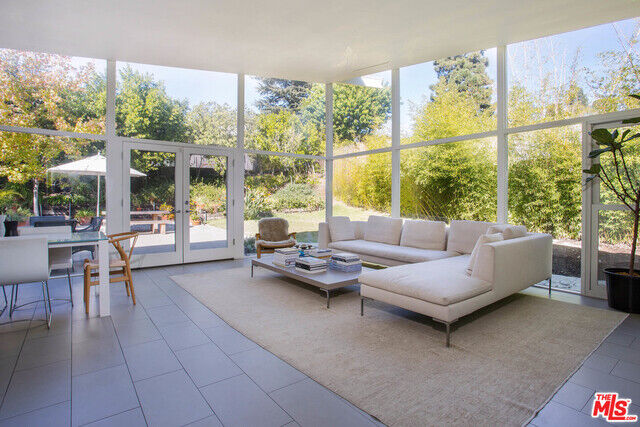 Property Photo:  7561 Lolina Ln  CA 90046 