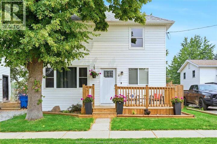 Property Photo: 8 St. Clair Street ON N0P 2L0