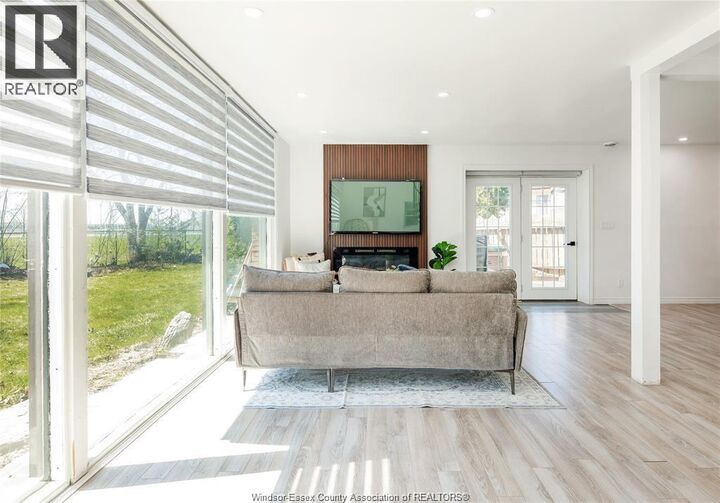 Property Photo: 22 University Drive ON N7E 4V5