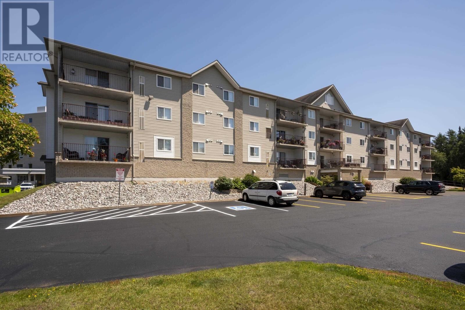 Property Photo:  107-147 Fanshaw St  ON P7C 5Z9 