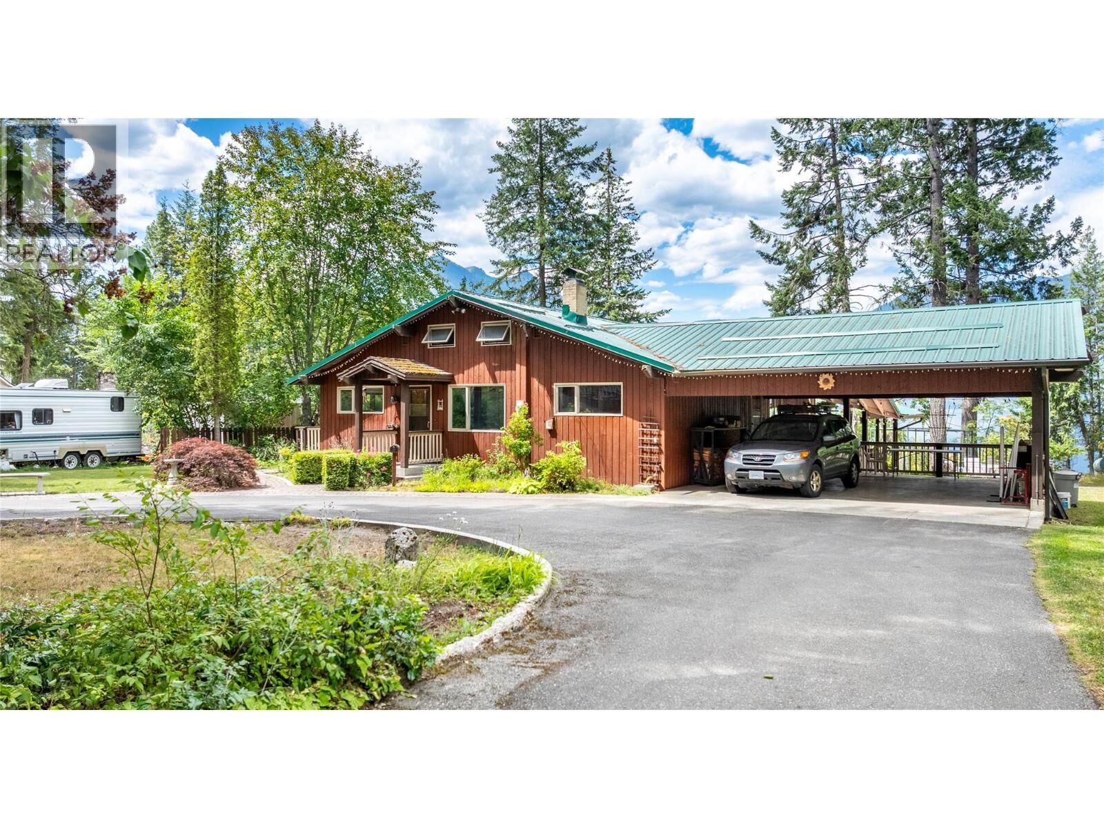 Property Photo: 10865 Sanca Park Road BC V0B 1A2