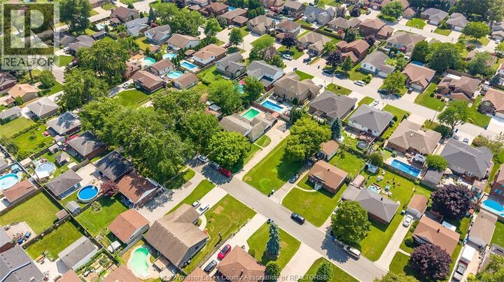 Property Photo:  2605 Askin Avenue  ON N9E 3H8 