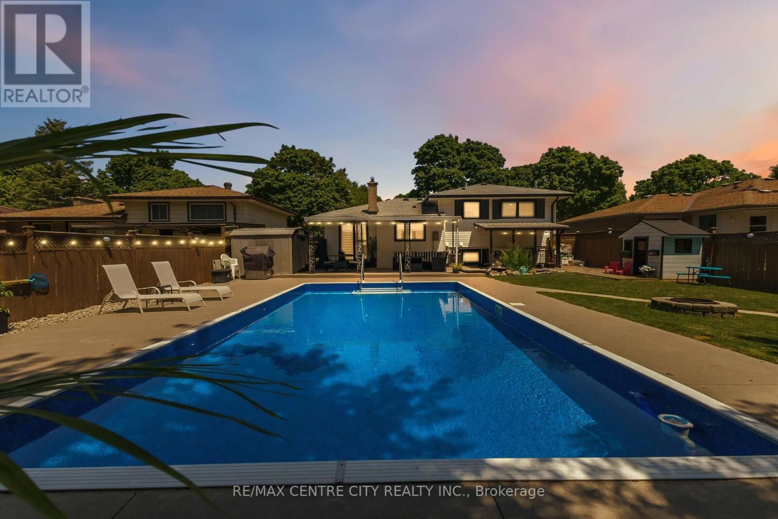 Property Photo:  1082 Chippewa Drive  ON N5V 2T7 