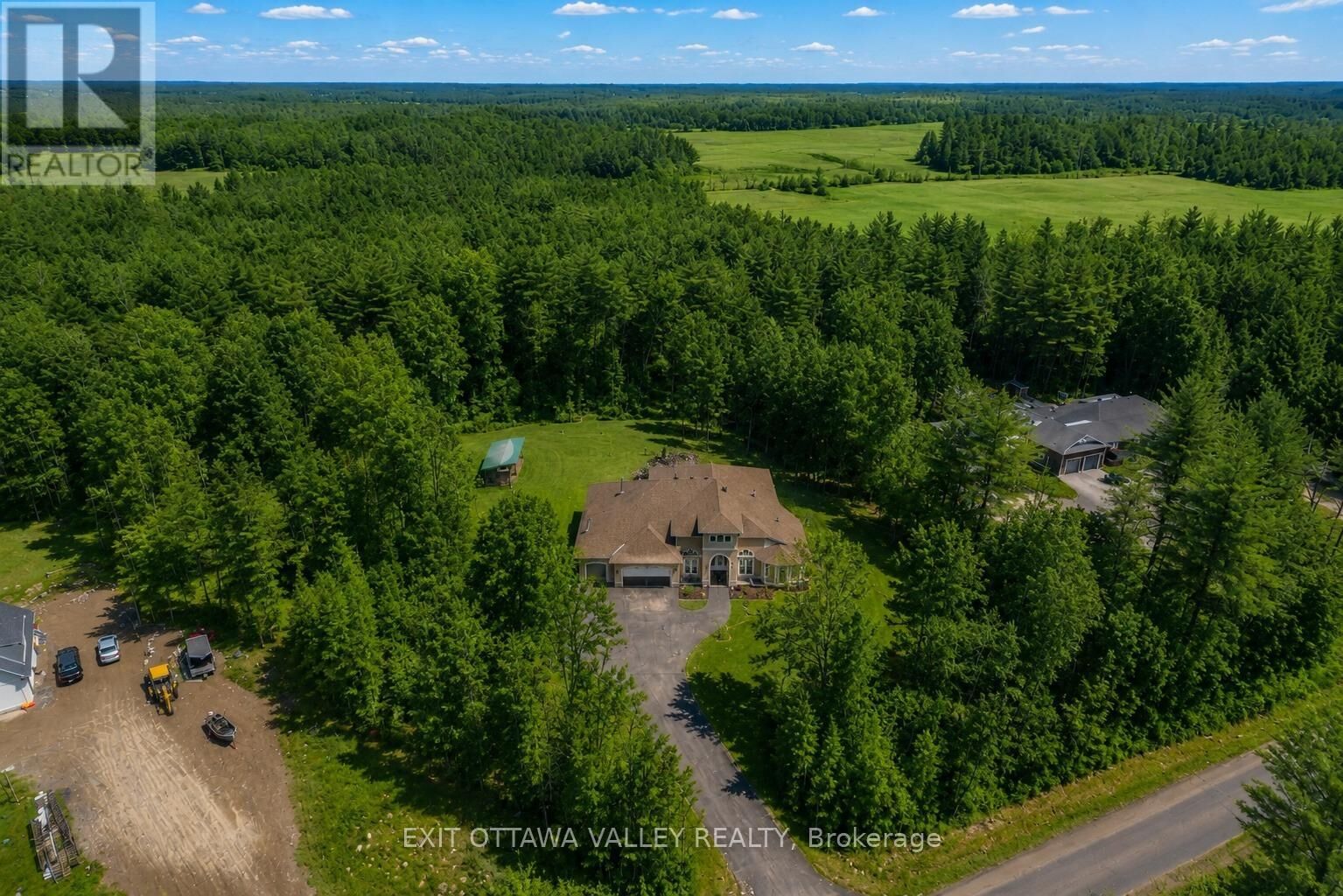Property Photo:  740 Walford Road  ON K8A 6W5 