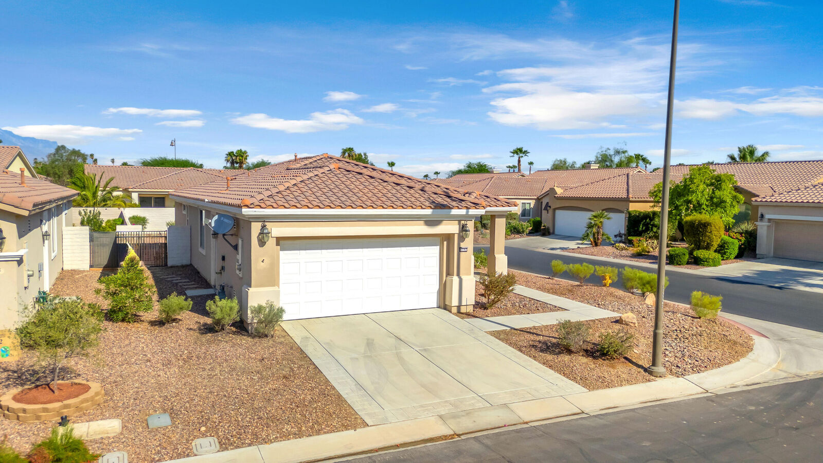 Property Photo:  40767 Corte Los Reyes  CA 92203 