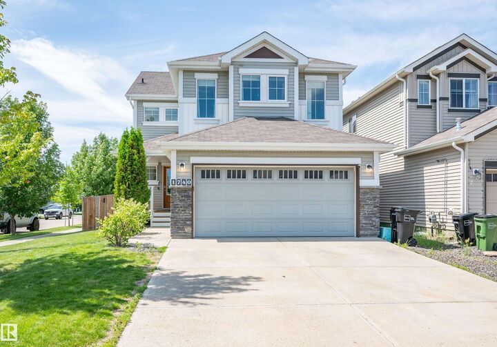 1740 59 Street SW — photo 1