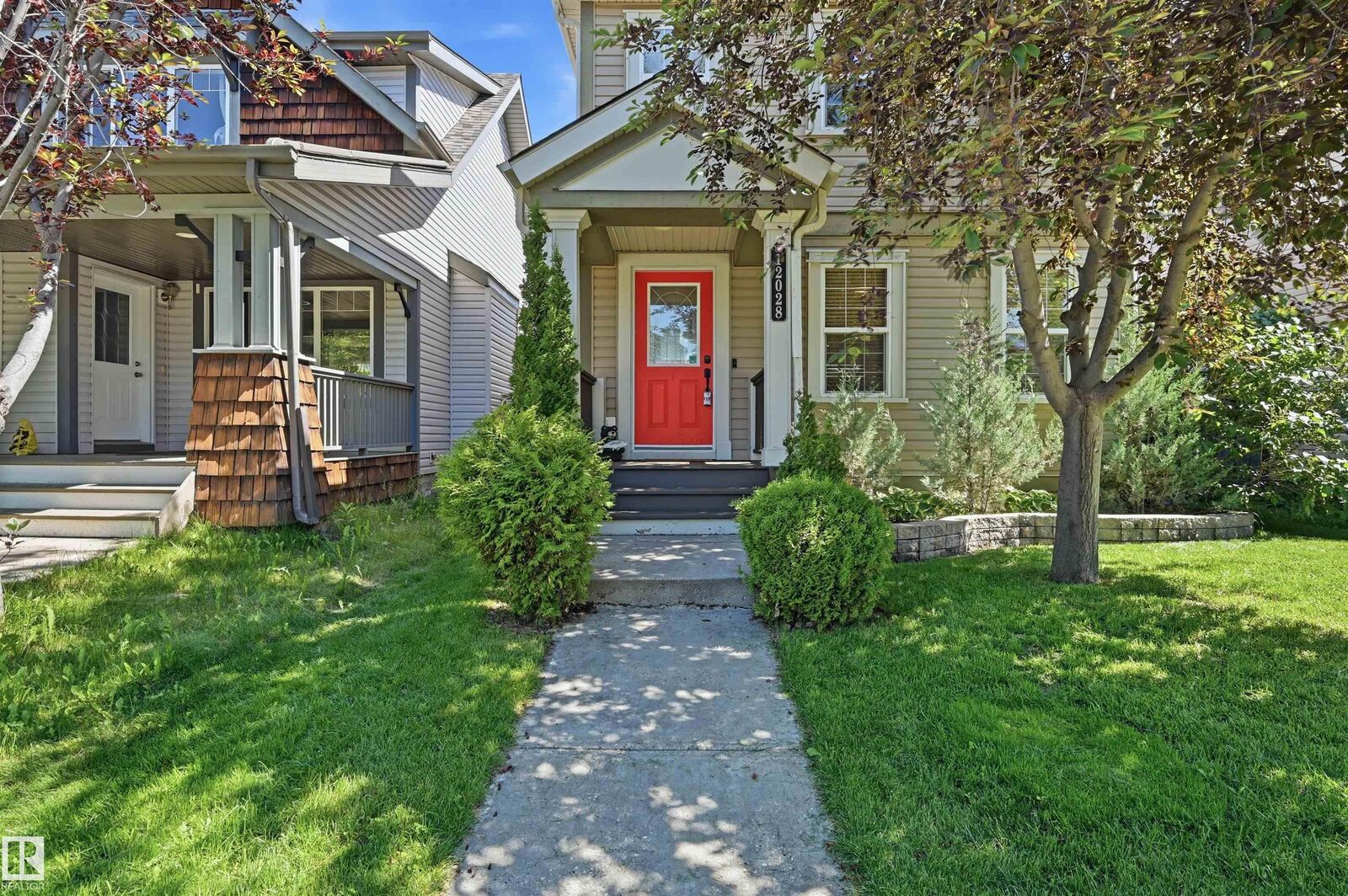 Property Photo:  12028 18 Avenue SW  AB T6W 1W3 