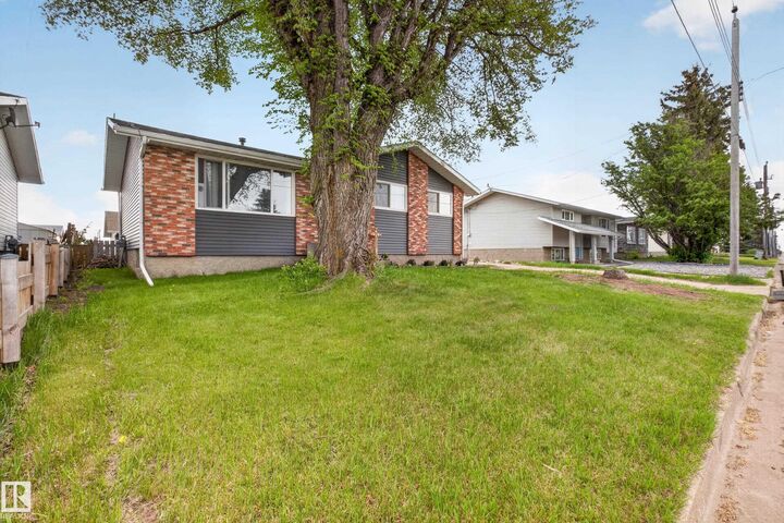 Property Photo: 5311 50 Street AB T0B 1L0