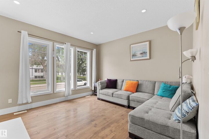 Property Photo:  11719 127 Street NW  AB T5M 0V8 