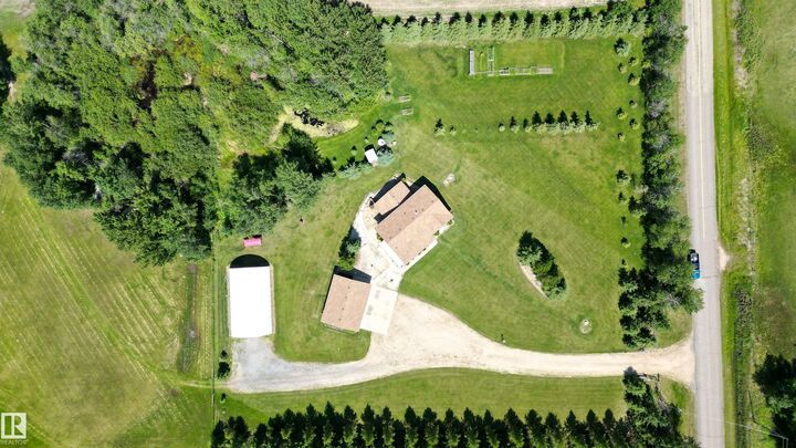 Property Photo: 53142 Rge Road 211 AB T8C 2C5