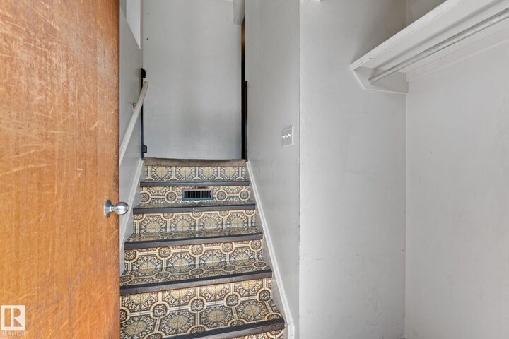 Property Photo:  4912 11A Avenue NW  AB T6L 4A4 