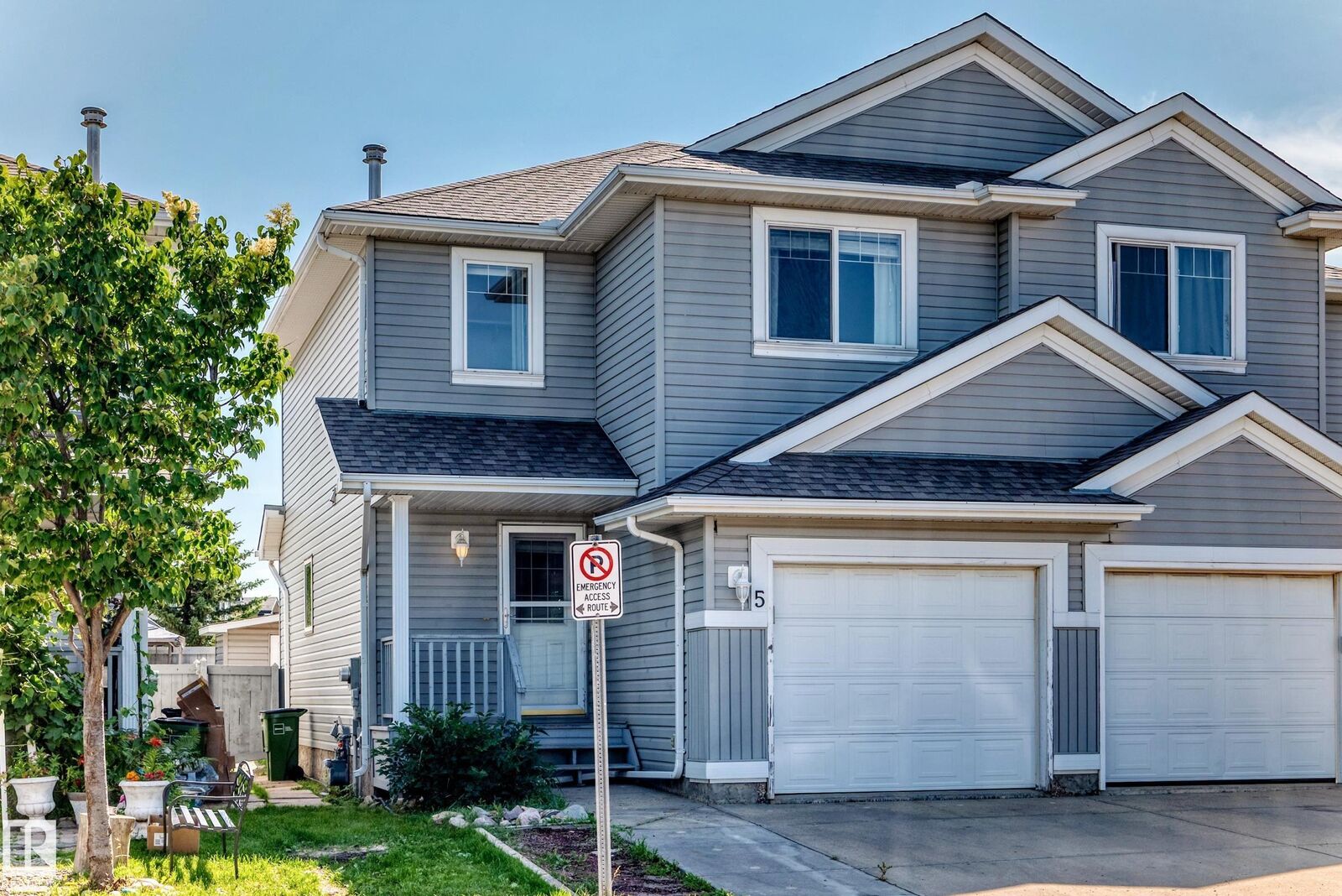 Property Photo: 13403 Cumberland Road NW 5 AB T6V 1P9