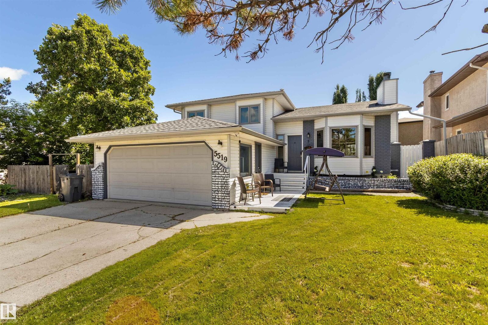 Property Photo:  5519 42 Street  AB T7A 1A7 