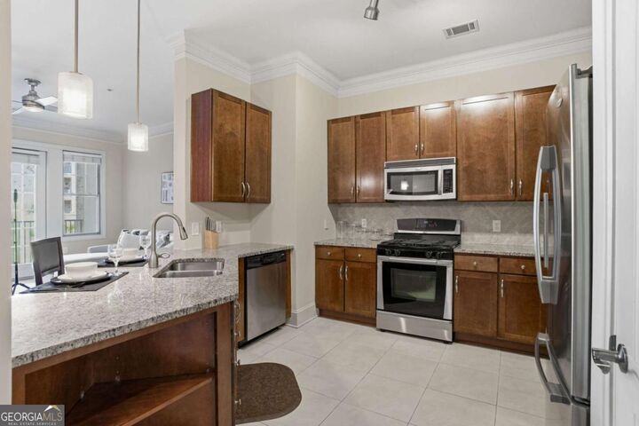 Property Photo: 3621 Vinings Slope SE 2425 GA 30339