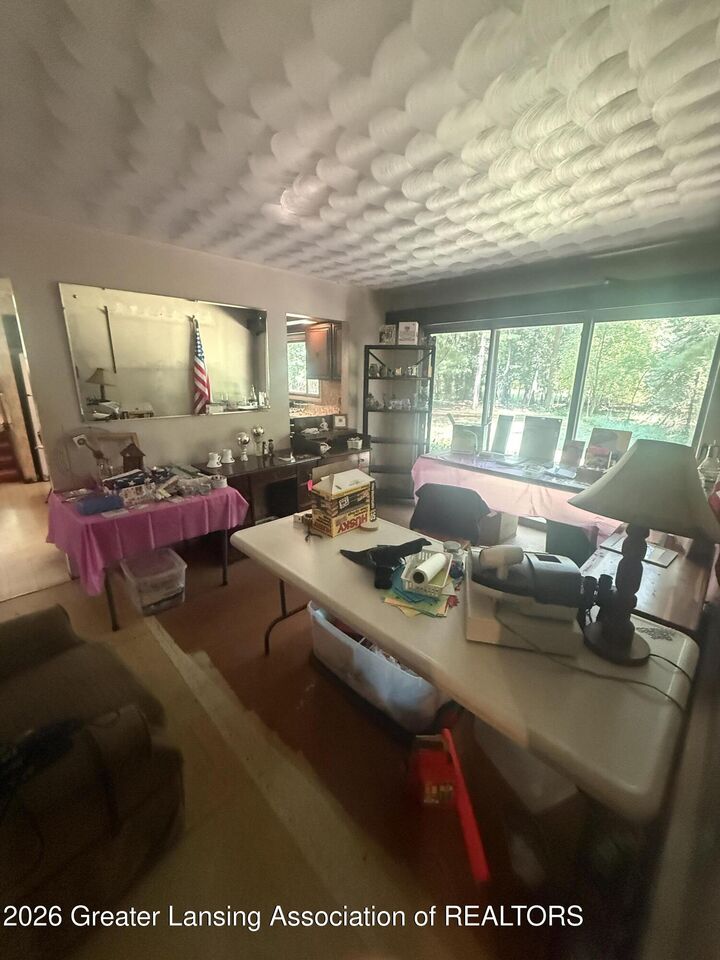 Property Photo: 4675 E Alward Road MI 48848