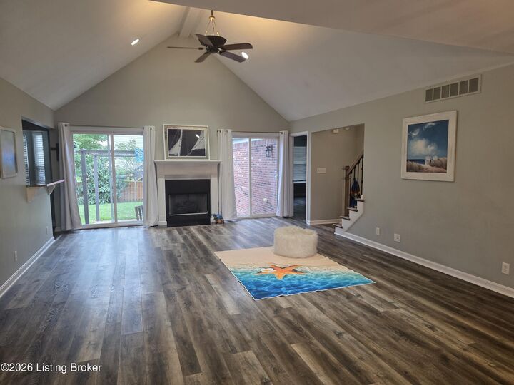Property Photo: 1704 Anchorage Ct KY 40059