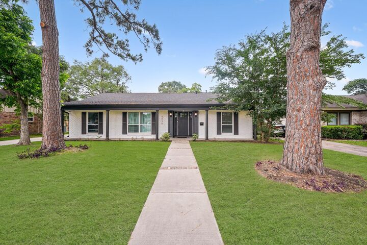Property Photo:  5630 Lymbar Drive  TX 77096 