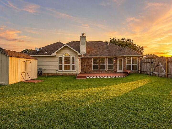 Property Photo: 7158 Lakeshore Lane TX 77318