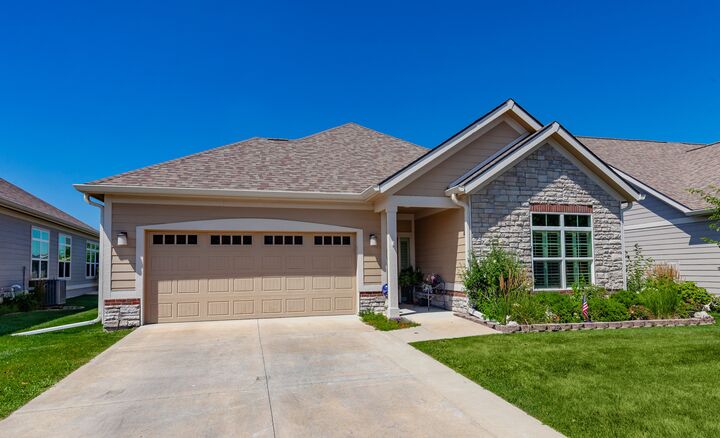 Property Photo: 2708 NW 39th Lane IA 50023