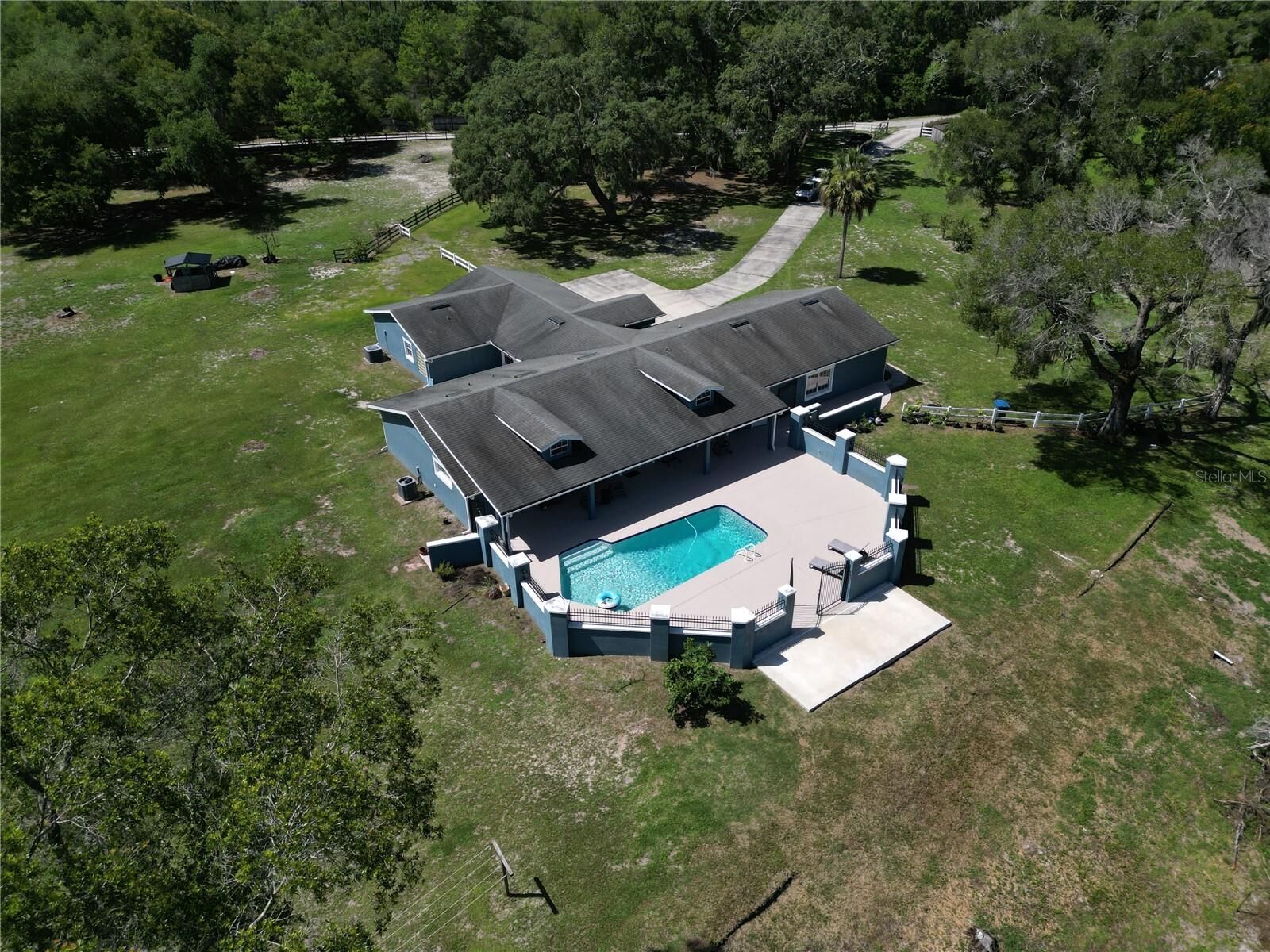 Property Photo:  1313 Red Pony Ranch Road  FL 32724 