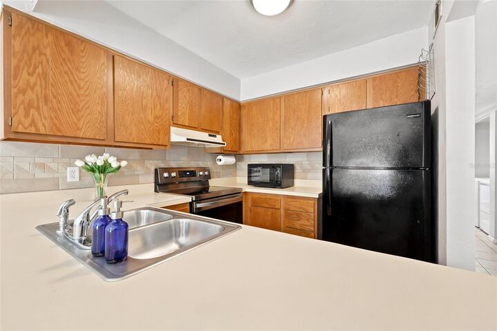 Property Photo:  4431 SW 21st Lane  FL 32607 