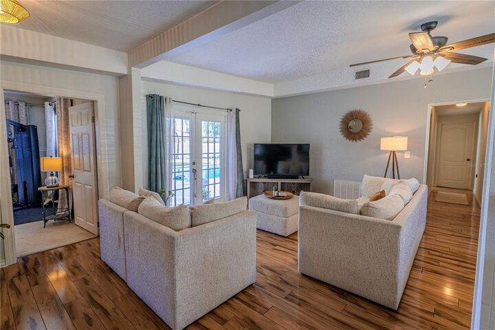 Property Photo:  648 N Lake Avenue  FL 32712 