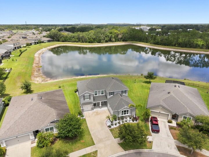 Property Photo:  10708 Planer Picket Drive  FL 33569 
