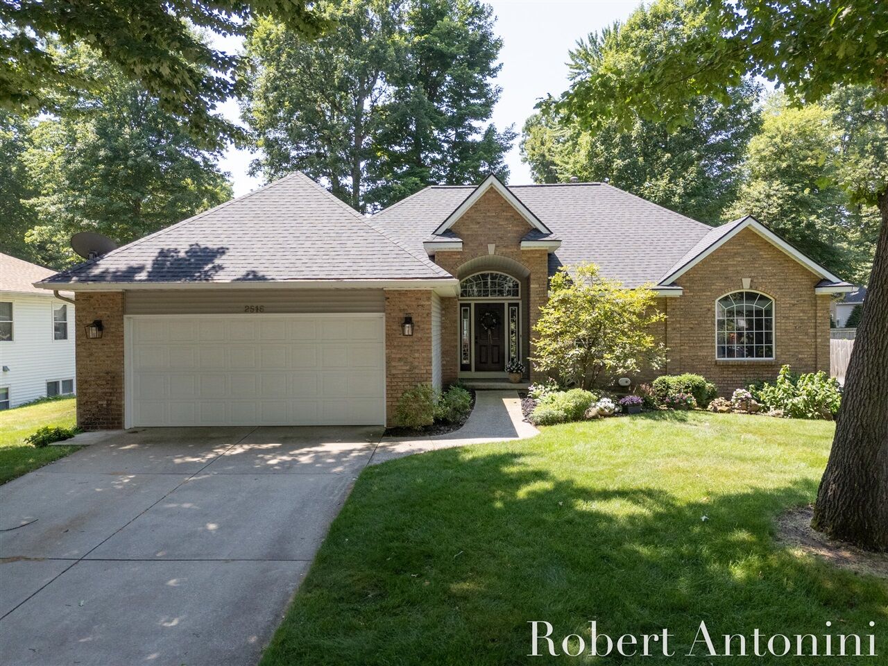 Property Photo: 2516 Golfbury Drive MI 49519-4745