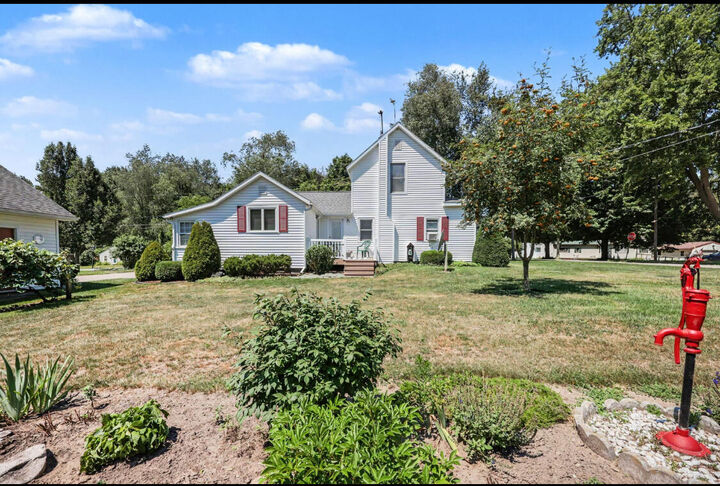 Property Photo: 402 Smith Street MI 48884